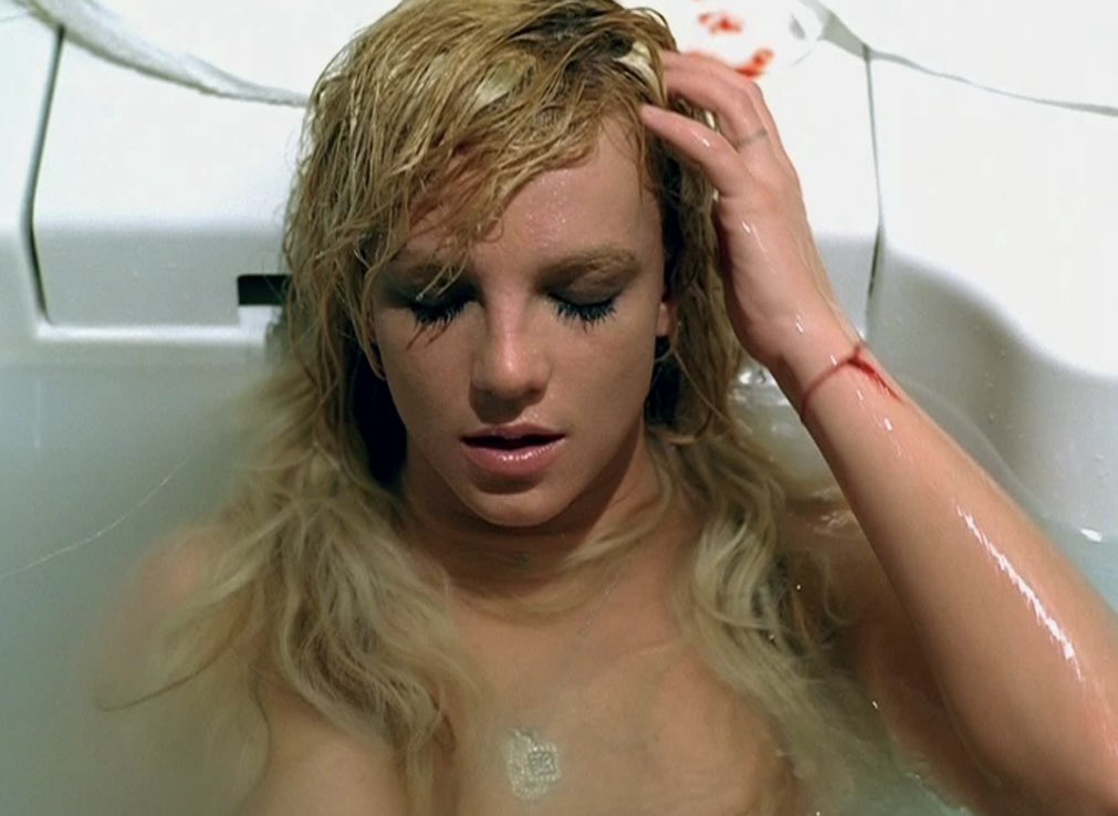 lohanisgod's tweet photo. everytime by britney spears has a whole different meaning now https://t.co/4XIcl6FMbk