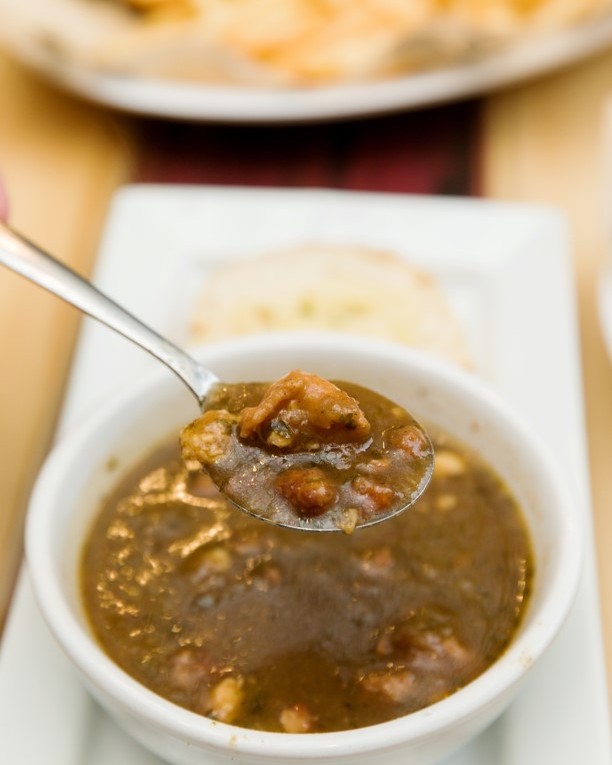 Tackle your hunger before or after the Saints v. Jacksonville Jaguars game on Thursday! Our delicious offerings are the perfect game day companion. 😋🏈 
 View our menu➡️ link-pro.io/3oxi58b #downtownbatonrouge, #louisiana, #oysterlover, #seafoodlover, #oysterbar, #joliepearl