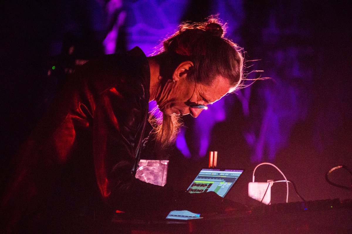 FILTERMexico's tweet photo. .@MUTEKMX nos hizo parte de una sesión meditativa y ritualistica en el @Anahuacalli con excelentes presentaciones de William Basinski, Hatis Noit, Marina Herlop y Mercedes Montemayor: https://t.co/f6gAbTRjcc

📸: @jose_ignacio23. https://t.co/pUQgJX7r1I