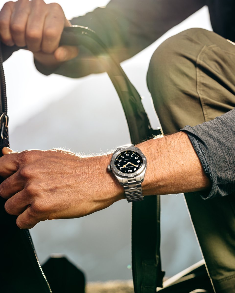 JuraWatches's tweet image. Hamiltons Khaki Field collection is evolving with the new Khaki Field Expedition line, adventure ready timepieces equipped with a compass to guide you to even the most remote destinations.
Order now at Jura Watches

#hamiltonwatch #stepoutside #expedition #new #adventureawaits