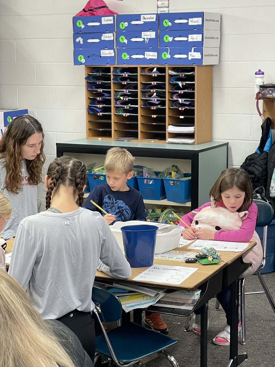 NCC Women’s XC team helps Elmwood 1st graders set goals.
<a href="/LangesMatt/">Elmwood Eagles</a> <a href="/NCCWomensXCTF/">NCC Women's XC & Track</a> #YouBelong #Elevate203