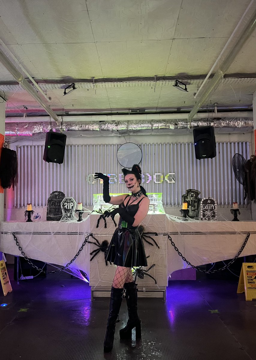 emily_cordell's tweet photo. Forever grateful to have a day job like this 🖤 #Halloween #Cyberween @cyberdoguk Day 1 complete 🖤 https://t.co/sGm9r7Nkl2