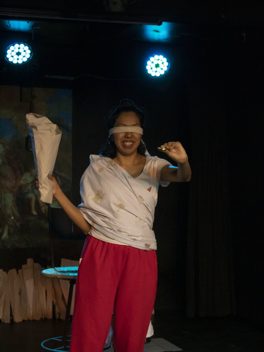 laBvaleria's tweet image. ¡Venga la buena suerte! 
Les vemos en las rifas de #SorteoLocal, digo en la función 😜 
Martes 20:00hrs en @el77cultural