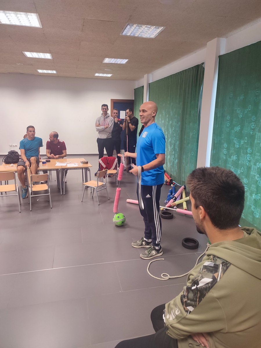 GR-37-EF tweet media