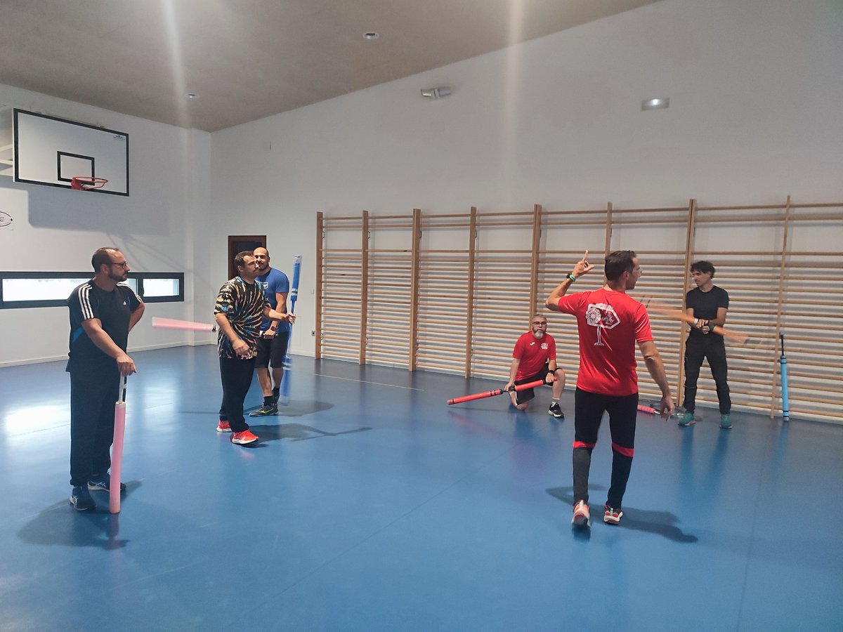 GR-37-EF tweet media