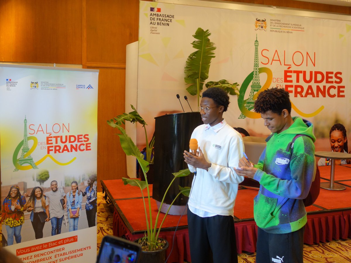 efemontaigne's tweet photo. #FranceBenin I Les élèves de l’EFE Montaigne au Salon des études en France
Nos 03 classes de terminale ont été au salon des études en 🇫🇷 ce 17 octobre au Golden Tulip. L’évènement leur a permis  de recueillir des informations pour préparer leur parcours supérieur depuis le 🇧🇯. https://t.co/AJAjr0QOO3
