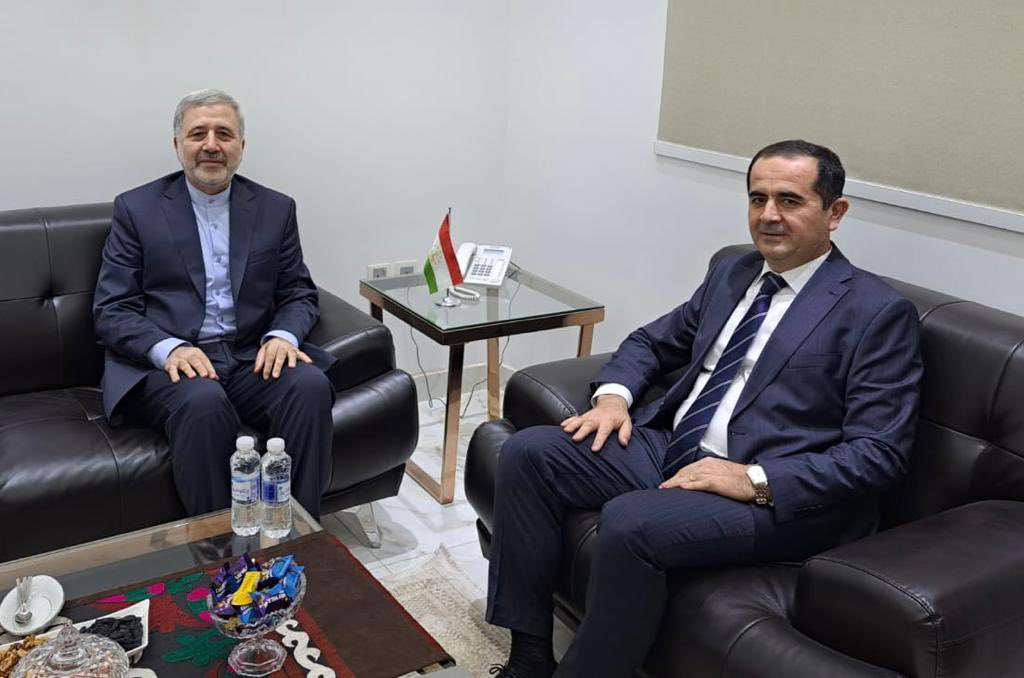 علیرضا عنایتی سفیر جمهوری اسلامی ایران در ریاض با آقای اکرم کریمی سفیر تاجیکستان در عربستان سعودی  دیدار و در خصوص مسائل دوجانبه و مورد علاقه طرفین و تحولات اخير منطقه گفتگو کرد. عنایتی ديدگاه ايران را در جهت همكارى با همسایگان و تقویت حوزه تمدنى مشترك مورد تاكيد قرار داد.