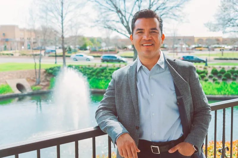 VictorAvilaTX's tweet photo. Tony Gonzales just went against the will of the American people and voted for Steve Scalise to be Speaker instead of Jim Jordan.

I'm his opponent running against him in Texas' 23rd Congressional District.

Gonzales' weak leadership has plagued our district for far too long.

I'm going to ask you to RETWEET this post and donate to our campaign so we can get rid of this guy.

I'm a former ICE-HSI agent and I'm ready to win this seat and get right to work with future Speaker Jordan to get this country back on track.

Click here to donate: https://t.co/CVHGH2nBth