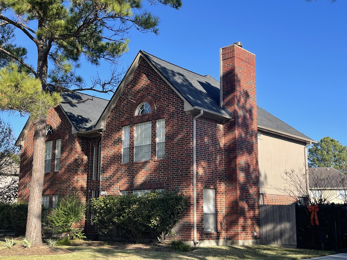 Keystone_CGI's tweet image. Full roof replacement by Keystone Contracting Group in Sugar Land, TX.  We assisted the homeowner with their insurance claim for wind damage to their roof.  The insurance company paid for the FULL replacement!