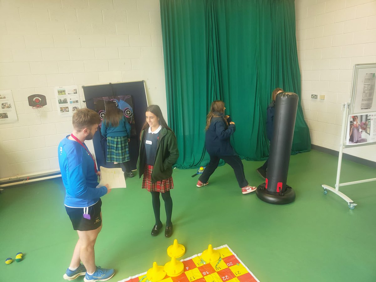 2nd Years had a fantastic day in @LifeLabDCU today where they got to explore #health and #healthliteracy in a fun and interactive environment.  Thanks to all in @DCU for a wonderful campus tour also! #PathwaystoCollege #SchoolsofDistinction @AccessTCD @lecheiletrust1
