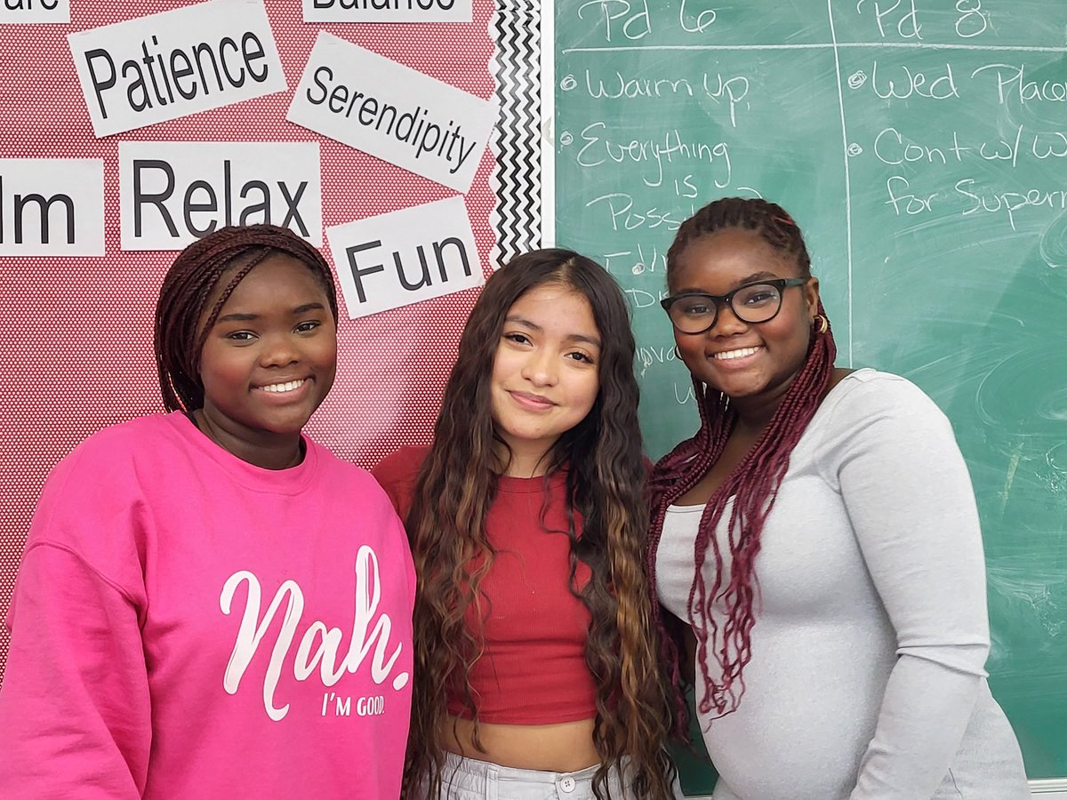 PennAcademy's tweet photo. Teacher Acad rocked the SNR class elections! Meet the President, VP, Secretary. #ColonialNation #WpFutureTeacher #PowerofweCSD https://t.co/40mXWORP7Y