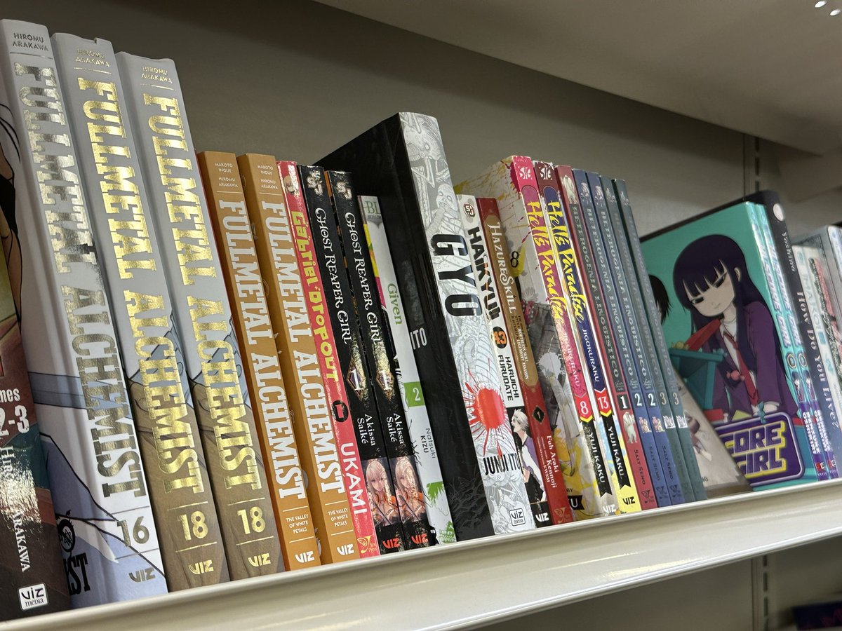 RVCBookstore's tweet image. 📢 CollegeCon Special Offer 📢
Buy 2 graphic novels or manga, get the 3rd free! 🎉
Complete your collection or find a new read. 
👉 Hurry, offer ends October 31st. @rvcgoldeneagles @RVC_Athletics @_RVCCAB_