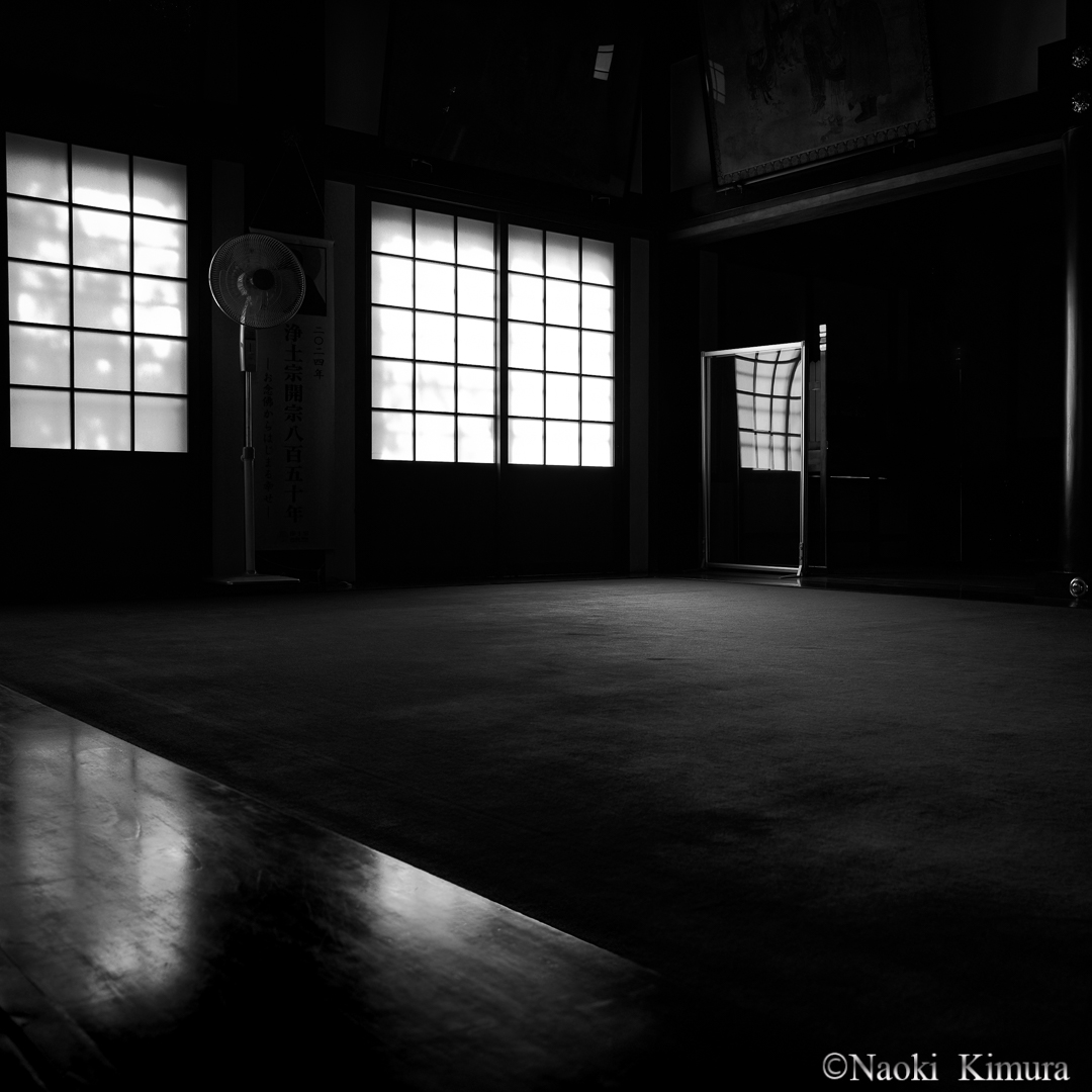 cogito_ergo0sum's tweet photo. See this Instagram photo by @cogito0ergo0sum https://t.co/YrnPq23ovC 
#fineartphotography #blackandwhitephotography #mononoaware #leicamonochrom #summilux #写真美術 #monochrome #inpraiseofshadows #モノクロ写真 #陰翳礼賛 #NFTartwork #makersplace #NFT https://t.co/2djO9qvr3r