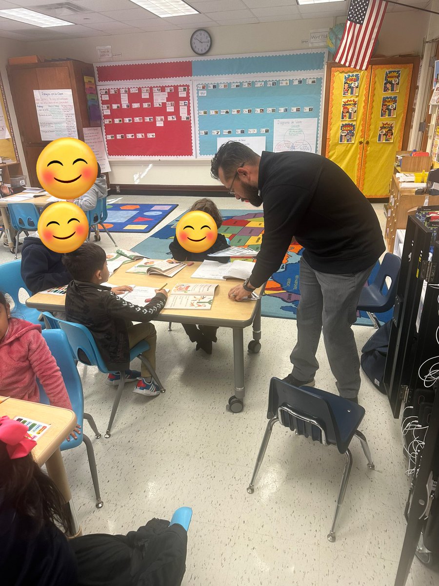 📚 Early Learning is all about teacher support! Juan at Peeler Elementary is exemplifying great leadership with curriculum guidance, small group instruction, modeling, and co-teaching. 👏 @DrElenaSHill @MurilloDebbie1 @Mo1Ramirez @AaronDaffern @ICanReadDallas