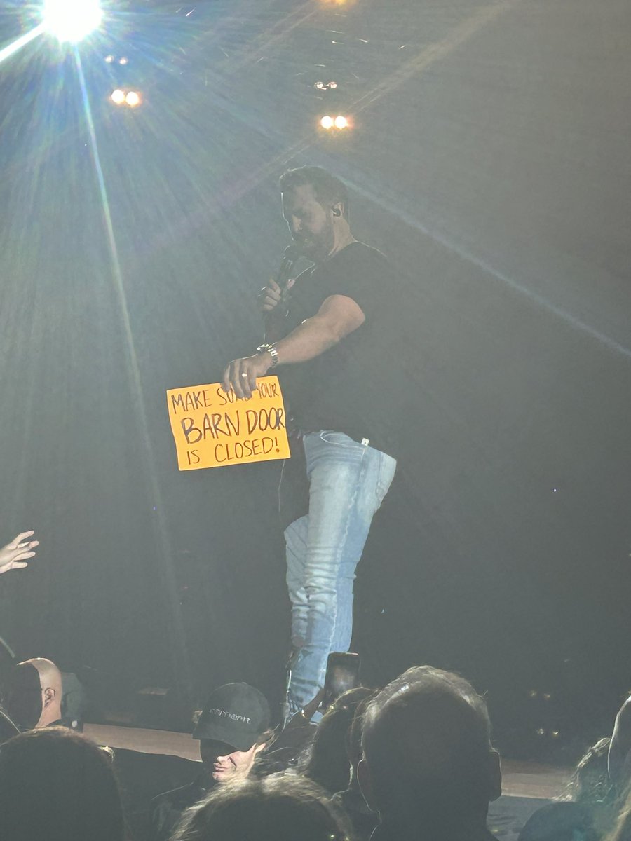LBFAN83's tweet photo. Some pics of that night Friday Oct 13th https://t.co/cjkwpbb4wT