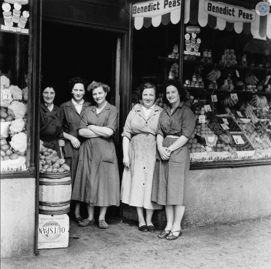 GroomB's tweet image. Wharncliffe Street greengrocer, Newcastle upon Tyne, 1950s, by Jimmy Forsyth.