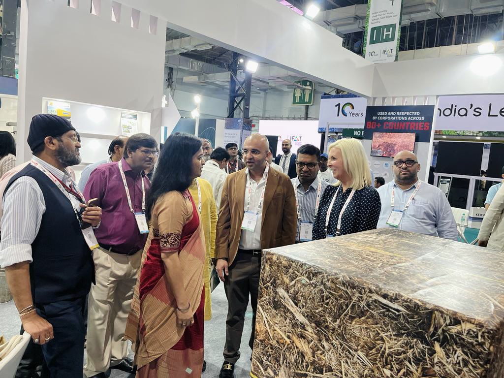 Attended the inauguration of the 10th edition of IFAT at #Mumbai With nearly 400 exhibitors from 25 countries participating, this #TradeFair on Water, Sewage, Solid Waste and Recycling is providing a wonderful platform for #innovations and #collaborations 👍 #SwachhBharat