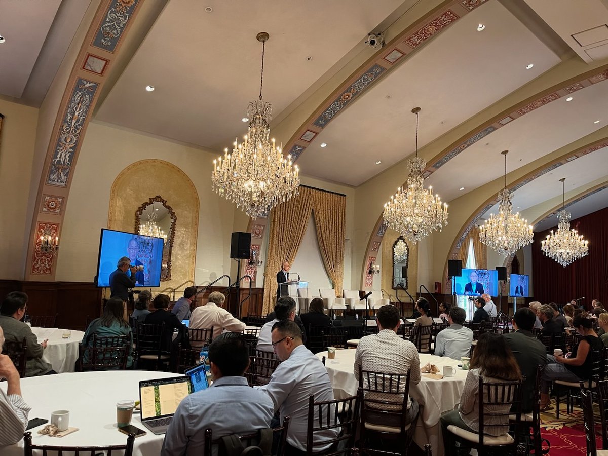 We're here at <a href="/TownandGownUSC/">Town and Gown of USC Official</a> where our keynote speaker is kicking things off!
Hoesung Lee is the former Chair of the Intergovernmental Panel on Climate Change (<a href="/IPCC_CH/">IPCC</a>) the <a href="/UN/">United Nations</a> body for assessing the science related to #ClimateChange.