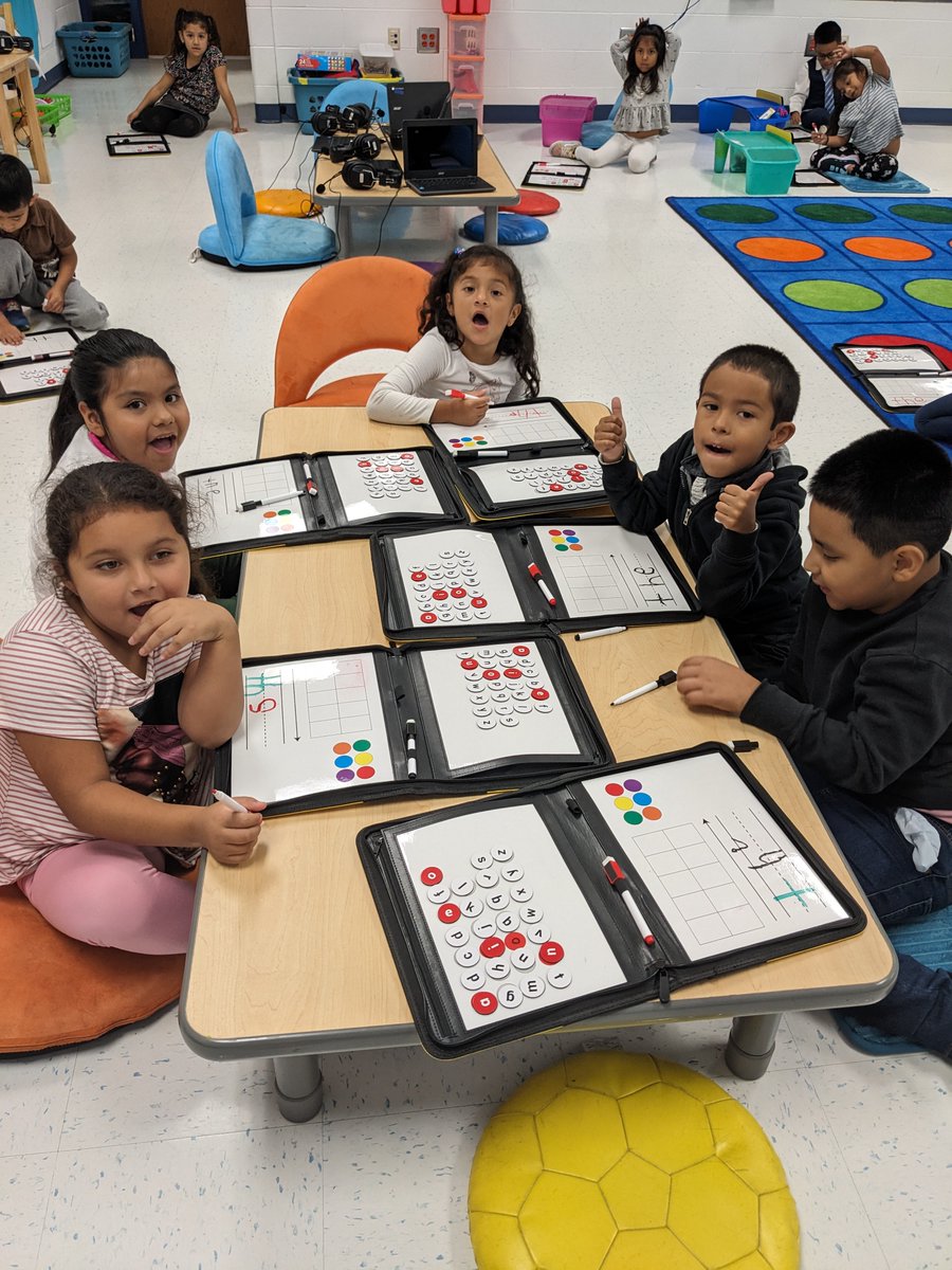 DrVickiLarson's tweet photo. 📚🔬 Our students are diving into phonics with our cool new manipulatives! 🌟 Learning, growing, and having a blast every day being a #Crosbee 🐝 Big shout out to Mrs. Bomkamp &amp; her dedication to literacy! #EducationMatters #TeacherSuccess #ReadingRocks #SOR https://t.co/4xKCc0XYRk