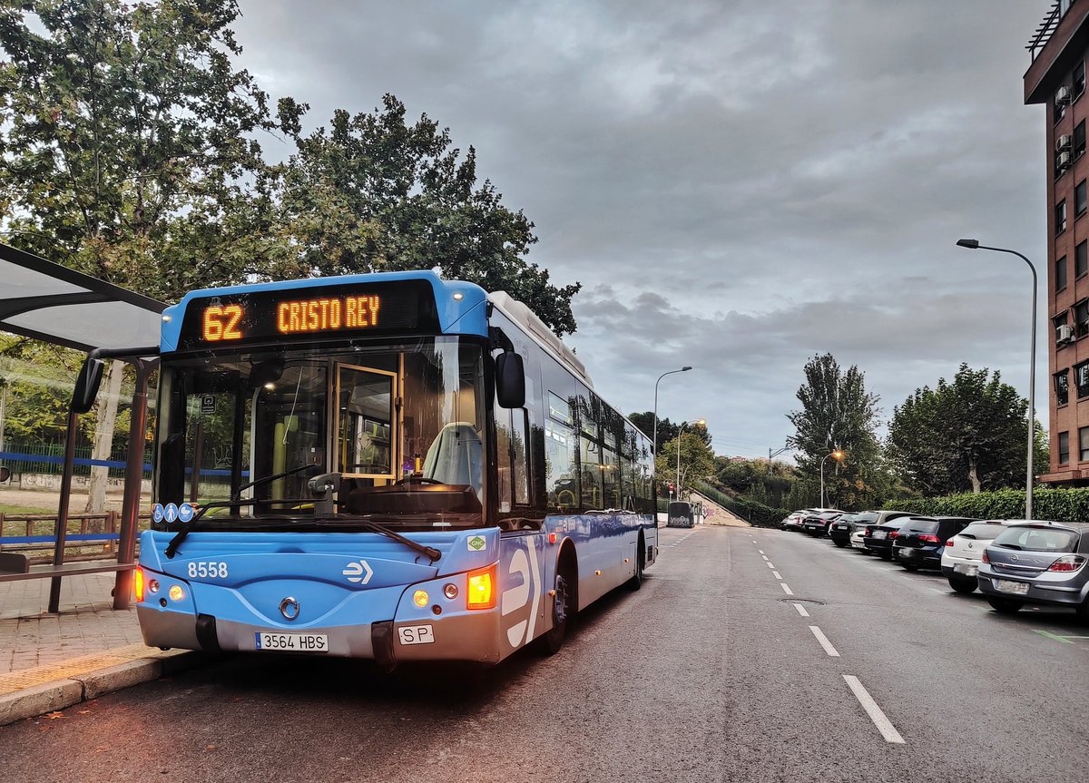 MCMXCII 👨‍💼🚍🌇 tweet media