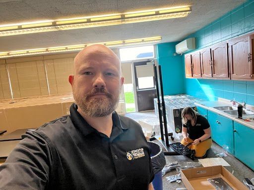 edutechpros's tweet photo. Happy Tuesday! Our CEO Lucas Ostrowski traveled to one of our schools in Chicago to help our team assemble 20 interactive panels and carts.
#ETP #STEM #interactivepanels #carts #Chicago #school #assemble #tech #technology #IT #teachers #teaching #students #teamwork #workhard https://t.co/OMbKxlwYT1