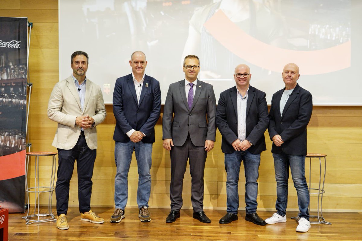 Alfredocoke's tweet photo. Hoy hemos presentado en Almería junto a ECODES, ASHAL, GrupoPremium y La Concejalía de Medio Ambiente y  Sostenibilidad del Ayuntamiento de Almeria la Plataforma Hostelería#PorElClima, #Almeria suma 176 clientes y 2300 acciones   @CocaColaEP_es 
@ecodes 
@ashal
@aytoalm https://t.co/7FBSDgNwnh