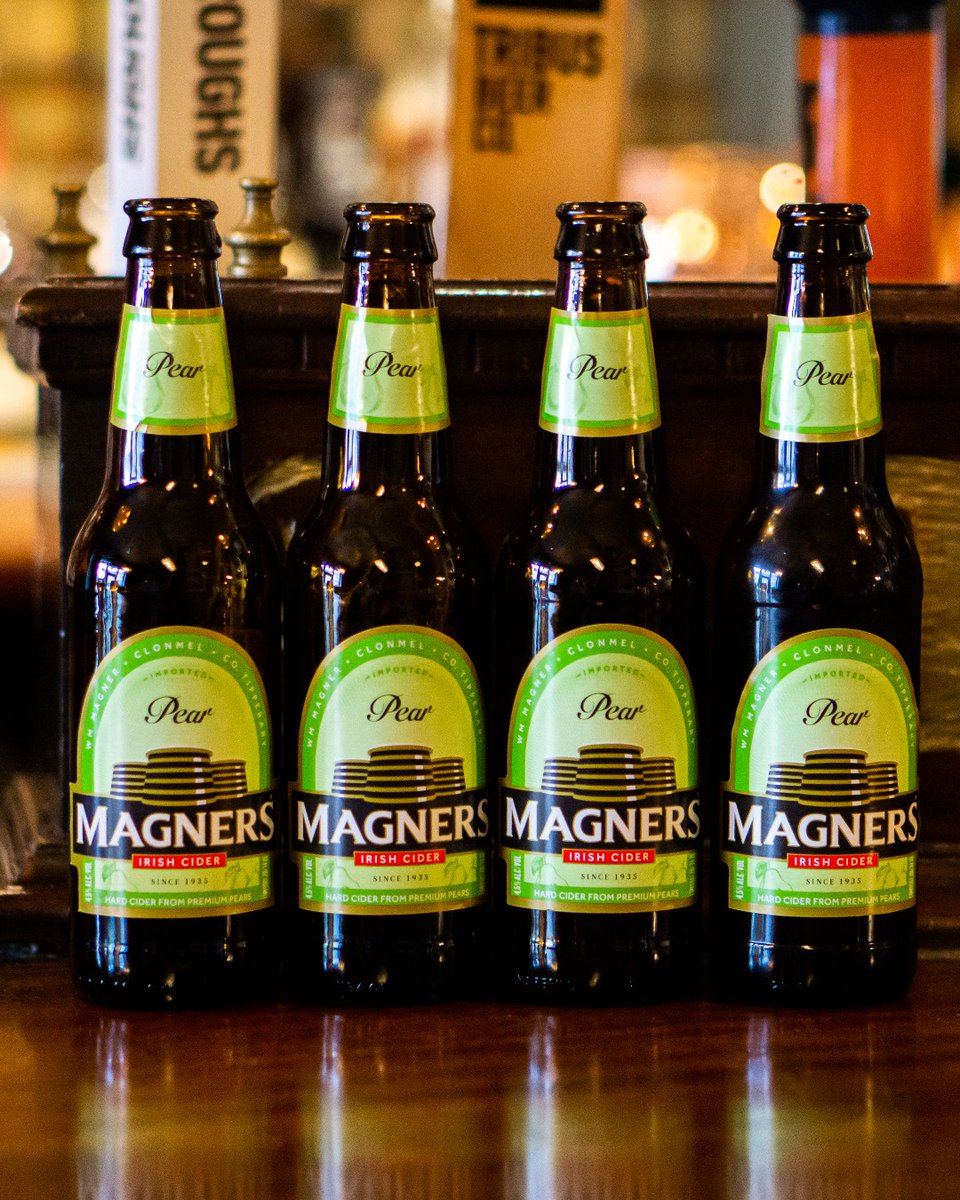 Two pairs of pair makes one happy group of friends 🍐 🍻