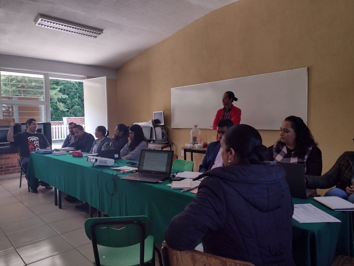 epoem1951's tweet photo. #EPO195 #JAAFO.   Directivos y Personal Docente  analizanfo los indicadores académicos de primer parcial y concluir la estructura del PTC y PMC y determinar el diagnóstico institucional para el plan del presente ciclo escolar #EducacióndeCalidad  #ZonaBG019Sultepec
@EdomexDgfa https://t.co/RCxPCYuONi