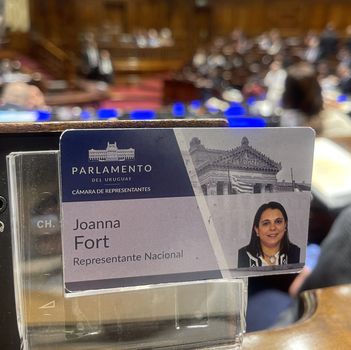 JoannaFort's tweet photo. Feliz de haber estado hoy en la votación de la rendición de cuentas y hacerlo por primera vez electrónicamente! 
Día histórico para el @Parlamento_UY https://t.co/SRDxy9Fpai