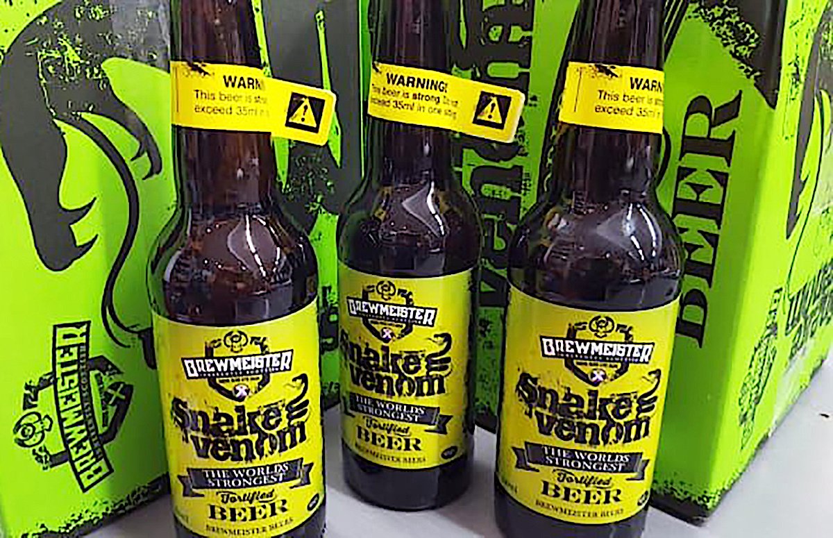 WWR_pt's tweet photo. 🍺💥 A Snake Venom é a cerveja mais forte do mundo, com 67,5% de álcool!

E vendida com o aviso de não beber mais que 35mL de uma vez.

#Cerveja #Álcool #WWR https://t.co/IkZGkE9xT0
