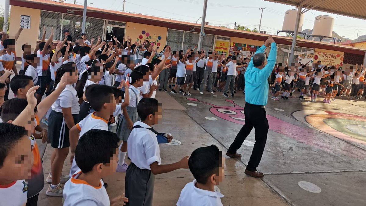 palafox_pacheco's tweet photo. #GuaymasNorte niñas y niños de la Primaria Montes Garcia iniciaron el programa "Pausas Activas" con el fin de promover la activación física dentro de los planteles escolares buscando la participación de los alumnos @MaDoloresRio @RitaBurgosV @SECSonora
#JornadaPermanentePorLaPaz https://t.co/nYRXfMqLXN