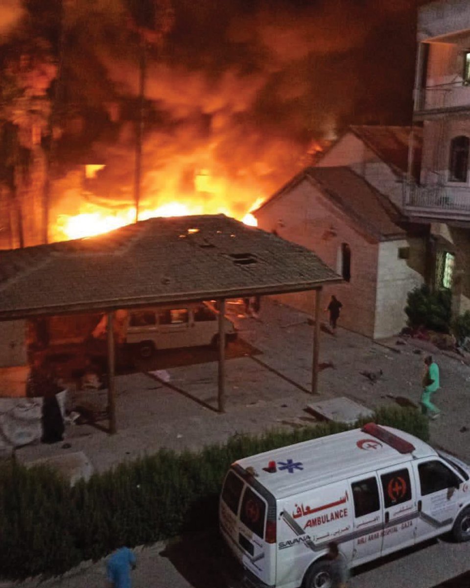 Alhamdhulillaah's tweet photo. 🚨 Israeli occupation forces have reportedly bombed al Ahli Arab Baptist Hospital in Gaza City while it was full of patients. https://t.co/obmJvc1b1r