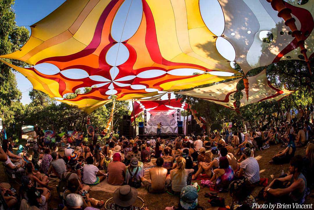 Next stop: Colorado! Boulder on 10/27, Denver on 10/28 - I miss you all! It's been many years, Sonic Bloom was my last show in the area (pictured here), where's my CO family at? I can't wait to see you again 💖!🙏 (my #Humankindnesstour details: dixonsviolin.com)