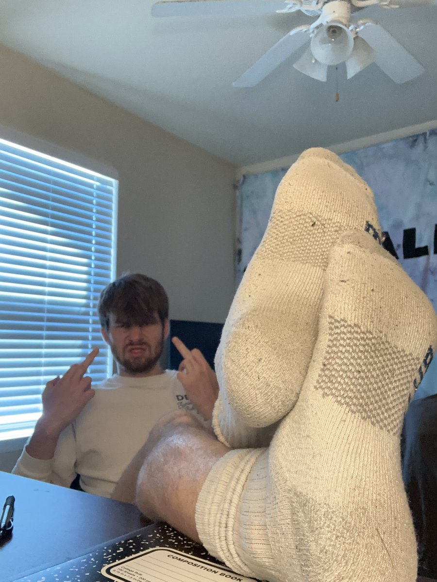 MasterQuid00's tweet photo. Open all day come get a peep at these size 13s before it’s to late. Need some piggies to drain. So get in my DMS ASAP. #feet #findom https://t.co/uUywVmx6Dw