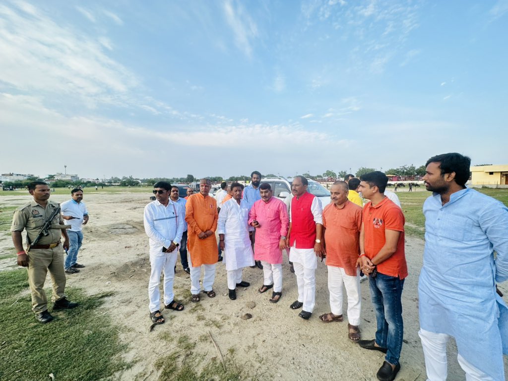 sahjanandraibjp's tweet photo. क्षेत्रीय अनुसूचित सम्मेलन हेतु कार्यक्रम स्थल का निरीक्षण प्रदेश उपाध्यक्ष व विधान परिषद सदस्य श्री सलिल विश्नोई जी के साथ किया।
#BJP #BharatiyaJanataParty #NarendraModi #Modi #Yogiadityanath #BJPGovernment #BJP4India #INDIAwithBJP https://t.co/oCjXYE4b87