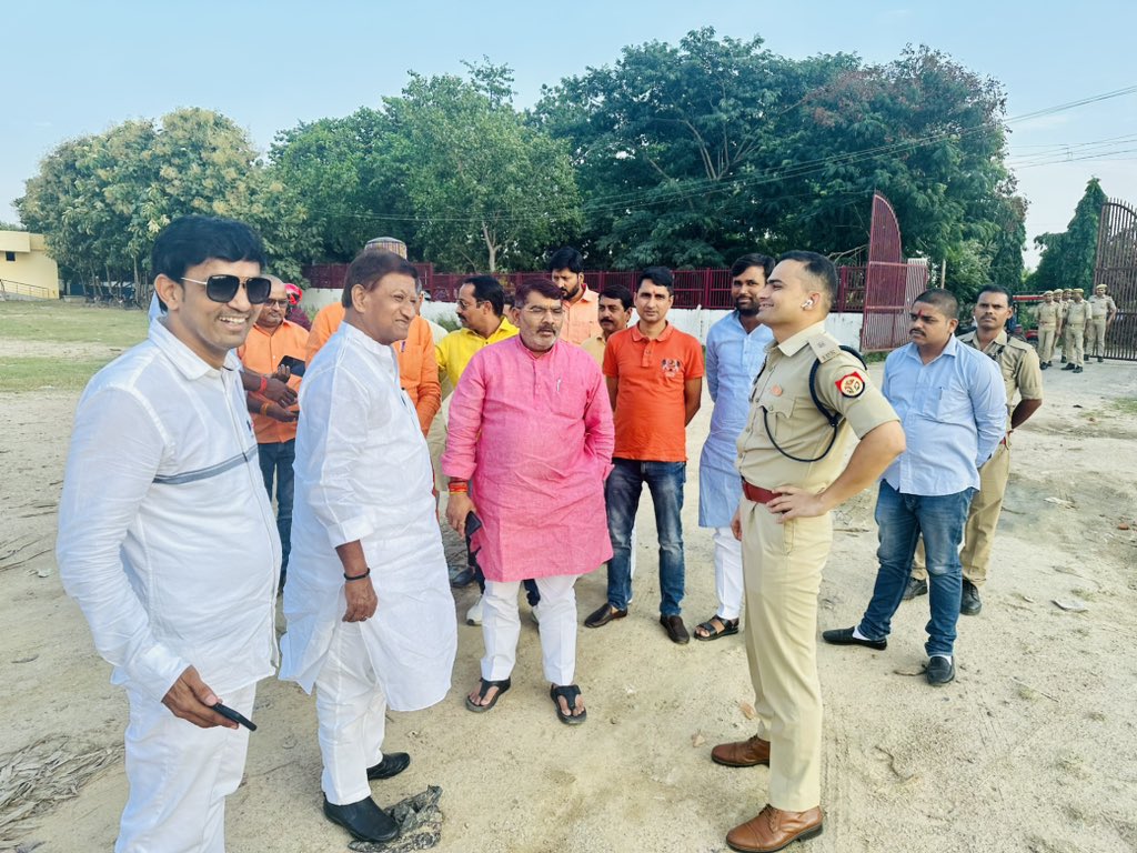 sahjanandraibjp's tweet photo. क्षेत्रीय अनुसूचित सम्मेलन हेतु कार्यक्रम स्थल का निरीक्षण प्रदेश उपाध्यक्ष व विधान परिषद सदस्य श्री सलिल विश्नोई जी के साथ किया।
#BJP #BharatiyaJanataParty #NarendraModi #Modi #Yogiadityanath #BJPGovernment #BJP4India #INDIAwithBJP https://t.co/oCjXYE4b87