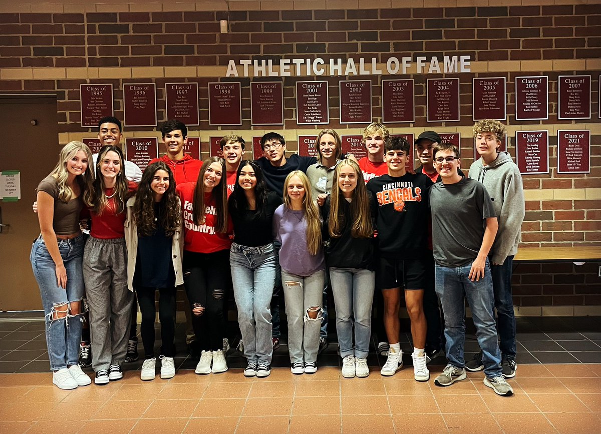 It was a great night with Seniors and parents for The Final Mile! This is my favorite new tradition! Thank you @FCSDCalles and Lexie Trentman for brainstorming a wonderful event! #seniors #FinalMile #Family #tradition #onetribe @fcsdathletics