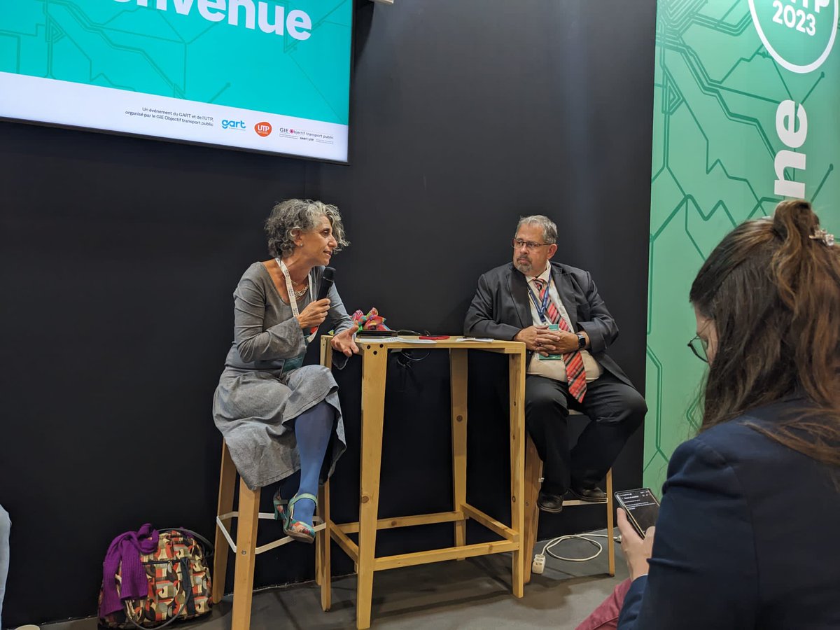 CyrilCineux's tweet photo. Conférence sur le genre et la mobilité avec @NathalieOrtar aux @RNTP_2023 

D´abord des constats : 

✅ les femmes et les hommes ne se déplacent pas de la même façon au quotidien car leurs tâches sont différentes.

✅ Elles sont moins motorisées et cumulent les contraintes https://t.co/v9dtZcCK6J
