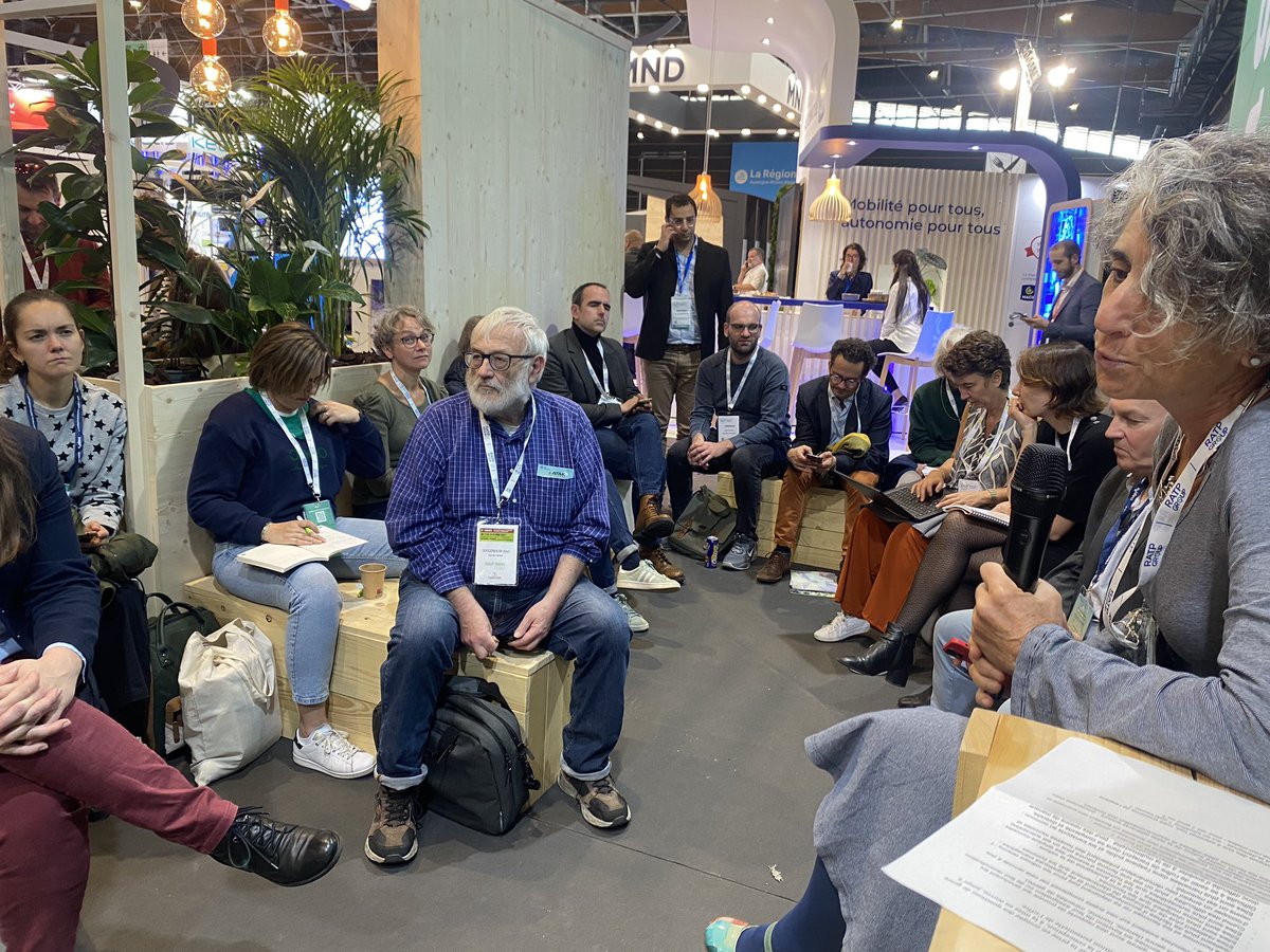 Conférence sur le genre et la mobilité avec <a href="/NathalieOrtar/">Nathalie Ortar</a> aux <a href="/RNTP_2023/">RNTP</a> 

D´abord des constats : 

✅ les femmes et les hommes ne se déplacent pas de la même façon au quotidien car leurs tâches sont différentes.

✅ Elles sont moins motorisées et cumulent les contraintes