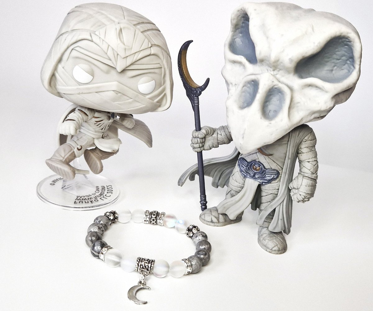 m_charmed's tweet photo. I really do like the #MoonKnight bracelet! 🤍🌙 https://t.co/668Rgwn7KV