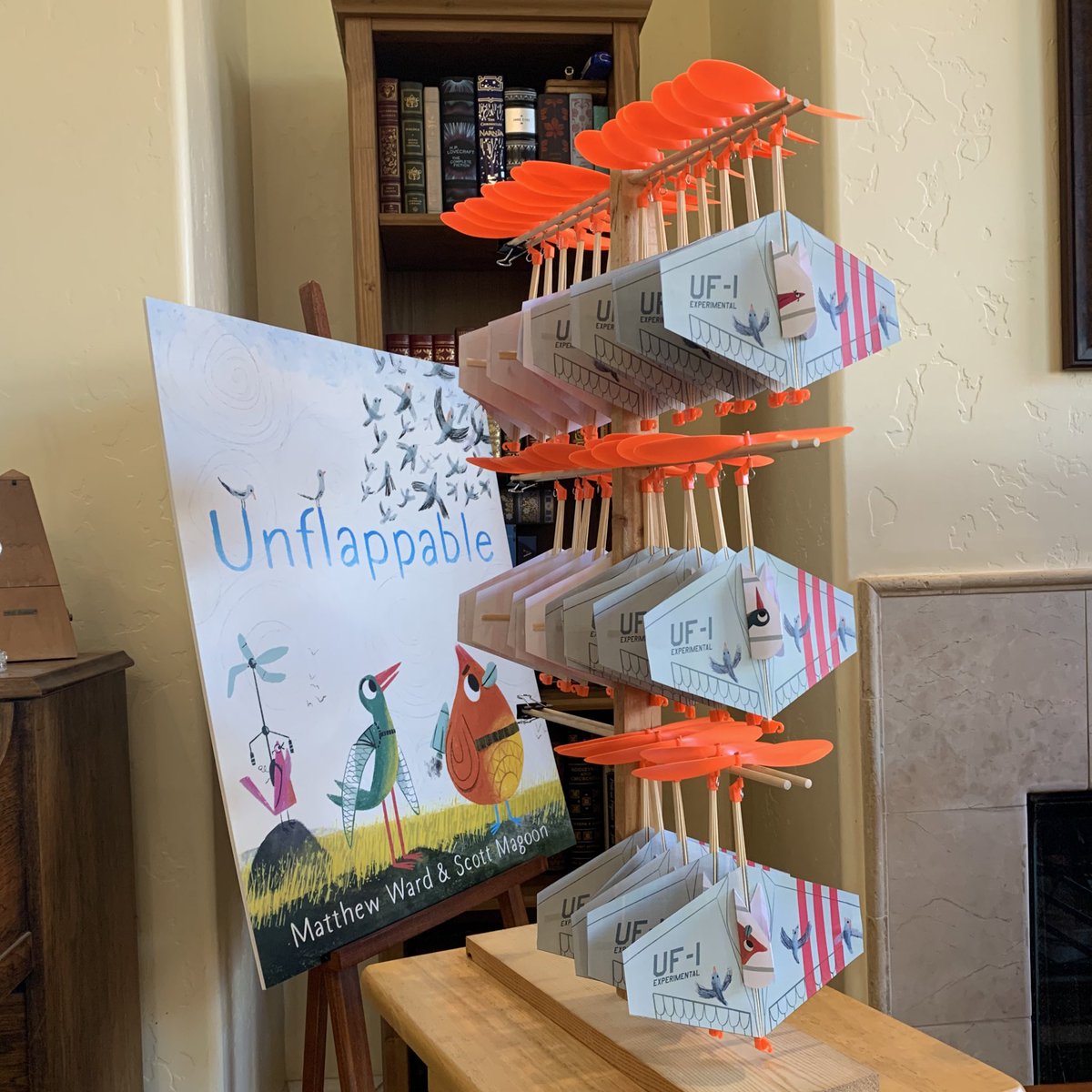 mattwardwords's tweet image. What, you’ve never seen a paper airplane hangar before? SD folks, come to our UNFLAPPABLE launch party tonight at the La Jolla Riford Library at 6pm to see (and fly?) it in person

sandiego.librarymarket.com/event/author-e…

@warwicksbooks @smagoon @AHedit @ClarionBooks @HarperChildrens