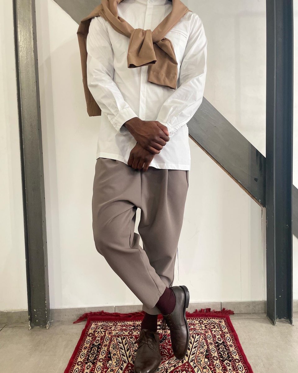EMIR_STORE's tweet photo. ✔️ EMIR ne suit pas la tendance mais lorsque celle-ci est en cohérence avec ses valeurs, alors elle est accueillie à bras ouverts.
👍🏽 Découvrez le style Preppy à travers le regard EMIR.
🗞Lien de l'article ⬇️⬇️⬇️
#stylepreppy #preppystyle #preppylook #hommestyle #madeinitaly🇮🇹 https://t.co/DO5MG4I4WO