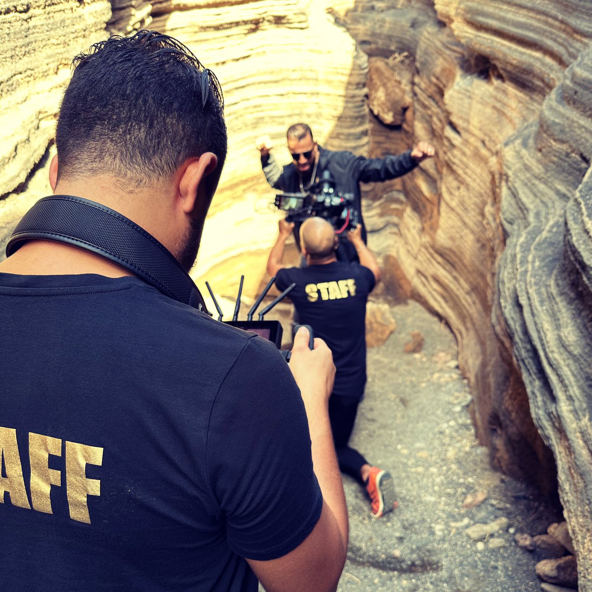 DidenOfficiel's tweet photo. C’est officiel la Team le Clip #bechouïa arrive 🤩👌🏼
Cc @NassiOfficiel @GoldVizion @ByDimeh @Dape_prod 🤟🏼
#newclip #bechouïa #diden #nassi #blackpearlmusic https://t.co/b7Nu5mvOVd
