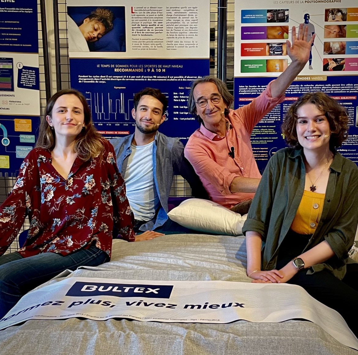 EspritSorcier's tweet image. La dream team fatiguée mais heureuse de cette #FDS2023 👏🏻 cc @marineboulvard #FêteDeLaScience2023 #ScienceEnDirect #EspritSorcierTV