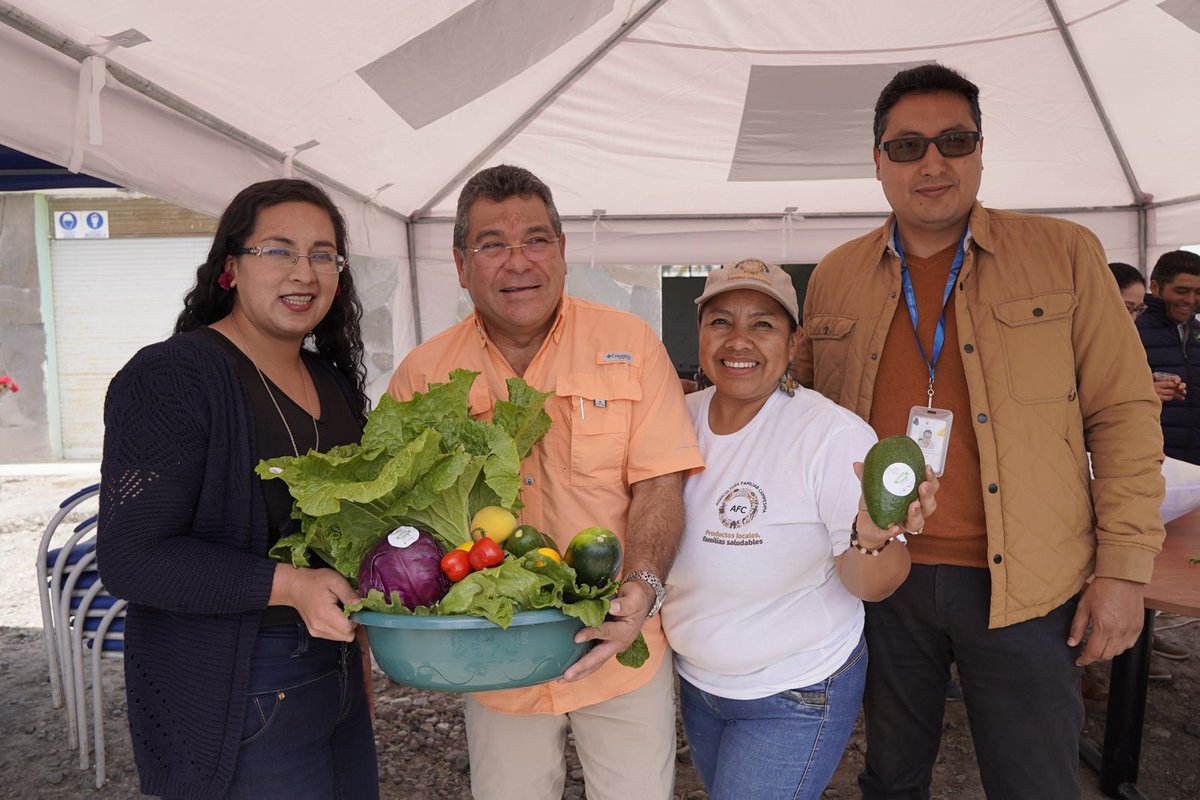 Potenciamos el desarrollo de 450 pequeños productores en Carchi para que sus labores en el campo sean más rentables. 

El legado del Pdte. <a href="/LassoGuillermo/">Guillermo Lasso</a> es mejorar la calidad de vida de las familias rurales con la entrega de insumos agrícolas. 
#NuestroTrabajoContinúa🇪🇨