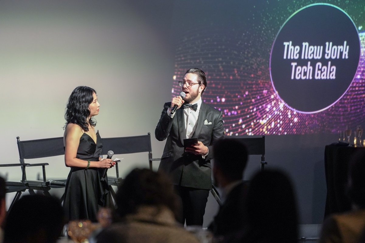 'We are here tonight to celebrate what makes New York's tech ecosystem so special.'

Thanks to @andruyeung, @Clockout_App and everyone who attended last night's inaugural New York #TechWeek Gala! 

@ijakemendel @Bosefina @ArianneCPerry  @Techweek_