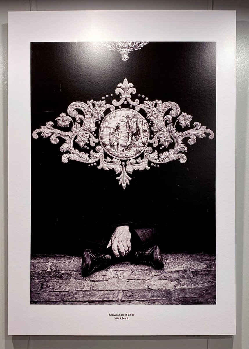 He tenido el honor de ser premiado con el tercer puesto en el concurso fotográfico "Bendita Tradición", concurso englobado en los actos del Congreso Nacional de Capataces y Costaleros.
Desde aquí felicitar al resto de compañeros finalistas y premiados.