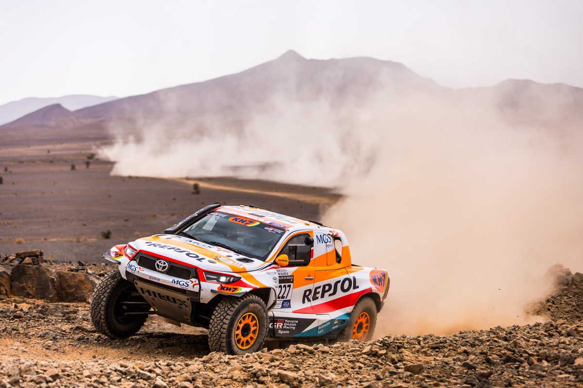 box_repsol's tweet photo. 🏁 El Repsol Toyota Rally Team se coloca a las puertas del top 20 tras la 4ª etapa

👉 https://t.co/gAB9RSdWPl

#RallyeduMaroc
#RallyMarruecos
#EquipoRepsol
#RepsolTeam https://t.co/Bp6rHipCUW