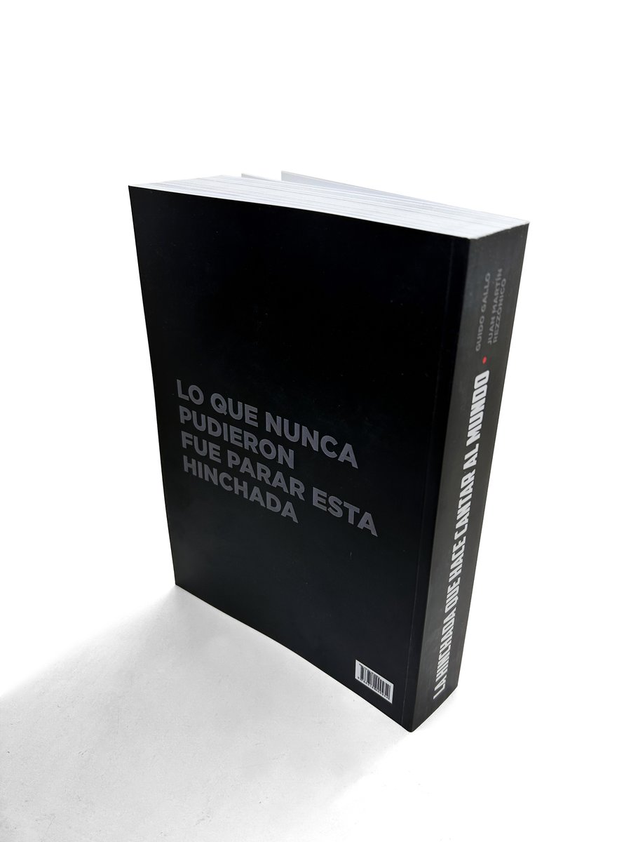 LO QUE VIENE LO QUE VIENE LO QUE VIENE.
Próximamente a la venta “La hinchada que hace cantar al mundo”, un libro objeto que recorre la historia del Ciclón a través de sus más de 2100 canciones.
784 páginas con arte, fotos, ilustraciones y muchas sorpresas.
POCAS UNIDADES.