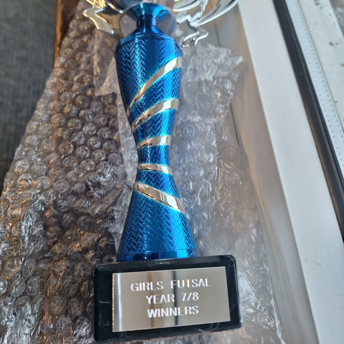 DunstableSGO's tweet photo. Tonight Yr.7/8 Girls Futsal &amp; got a new winner on the trophy. Great to see @HoustoneSchool @asadunstable &amp; @MansheadPE bringing A&amp;B teams. Congratulations to @mansheadacademy for winning &amp; going through to County Finals. @YourSchoolGames @BarclaysFooty @DunstableTownFC https://t.co/F4b2VRr3a4